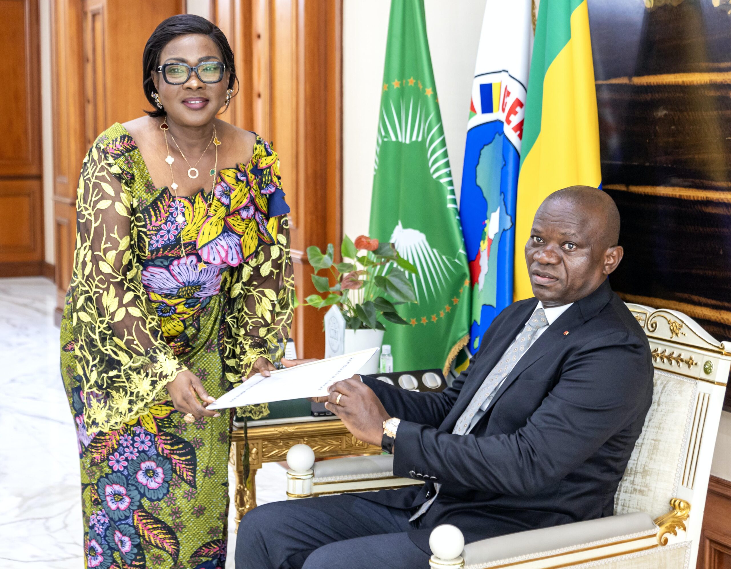 Gabon : Le Chef de l’État reçoit un envoyé spécial du Président congolais et l’Ambassadeur du Liban à Libreville
