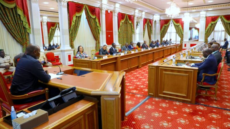 Gabon : Loi des finances 2026, le chef de l’État s’entretien avec les membres du gouvernement
