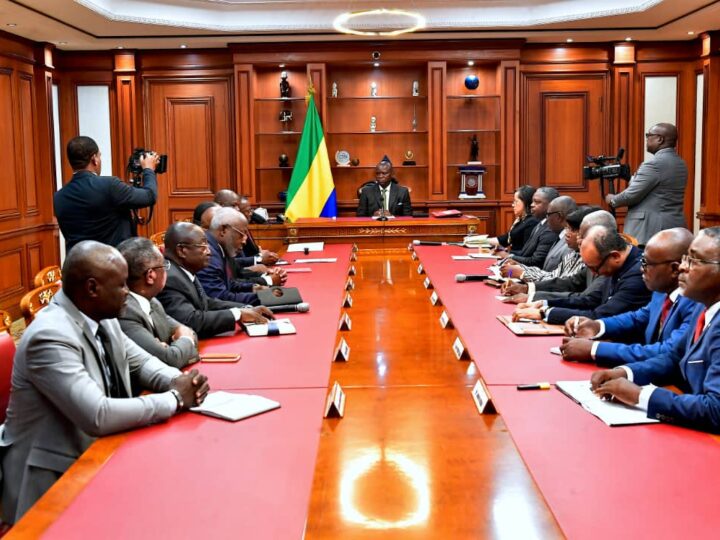Gabon : Le Chef de l’État reçoit la Commission nationale du suivi de l’arrêt de la Cour internationale de Justice et s’entretient avec les Présidents des Hautes Juridictions