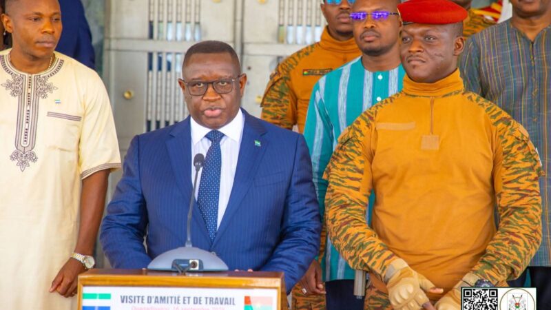 Burkina Faso : Le Président sierra-léonais Julius Maada BIO réaffirme le soutien de son pays au Président Ibrahim TRAORÉ 