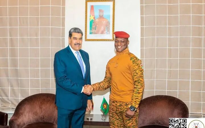 Coopération Burkina-Faso Venezuela : Ibrahim Traoré rencontre son homologue Nicolas Maduro à Moscou
