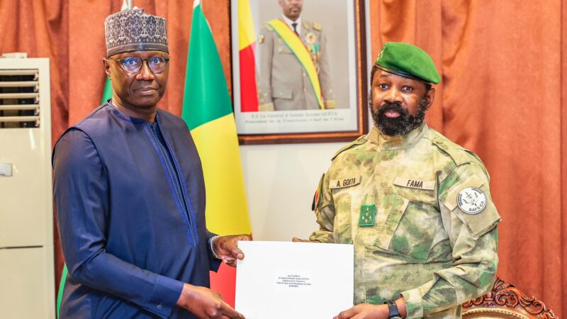 Coopération Mali-Sénégal : Audience du Président de la Transition au ministre sénégalais des Forces armées