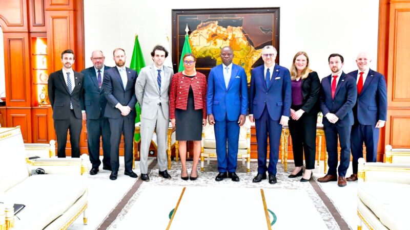Gabon : Le Conseiller Spécial du Président Américain pour l’Afrique reçu par le Chef de l’Etat