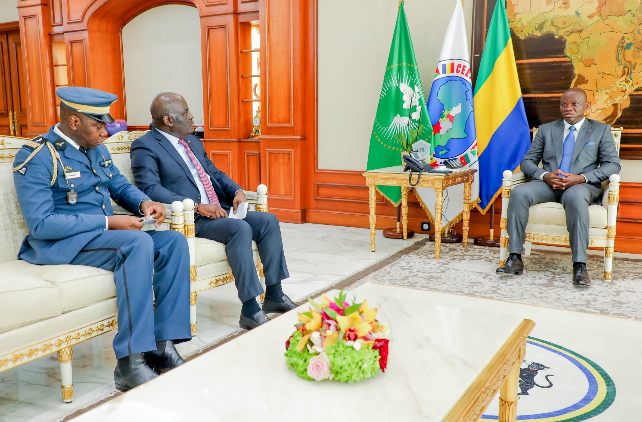 Gabon : Le Chef de l’État s’entretient avec son représentant près le Benelux, et auprès de l’Union européenne et de l’OEACP