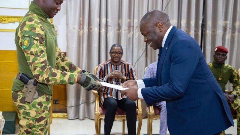 Burkina Faso : Le Chef de l’Etat Burkinabé a reçu les lettres de créances de huit nouvelles ambassadeurs parmi lesquels le Gabon et Cuba