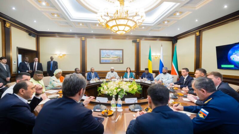 KAZAN : Le Président de la Transition Malienne reçoit une délégation de la société JSC Yadran Oil