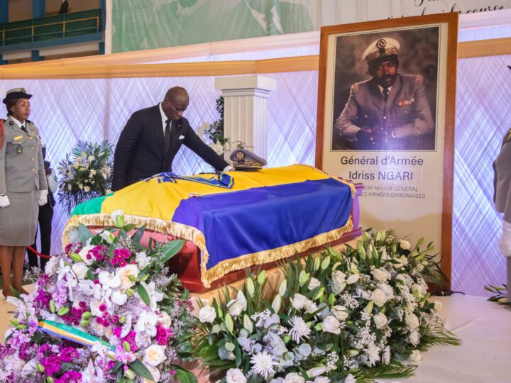 Gabon : Le Chef de l’État rend hommage à feu le Général d’Armée Idriss Firmin NGARI