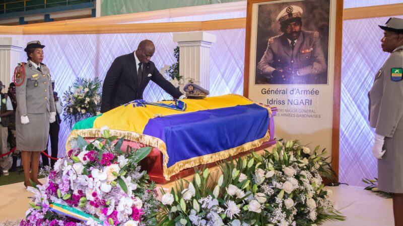 Gabon : Le Chef de l’État rend hommage à feu le Général d’Armée Idriss Firmin NGARI