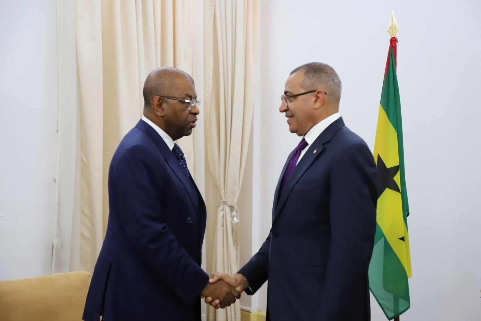 São-Tomé et principe : Célébration du 50e anniversaire du pays, Alexandre Barro Chambrier représente le Gabon