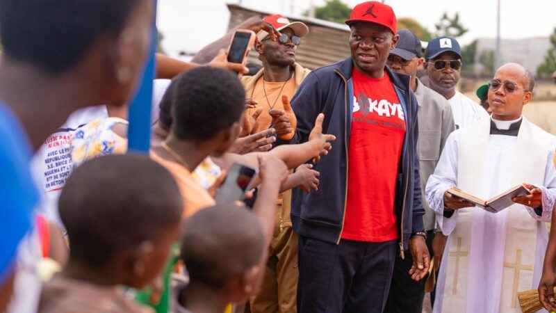 Gabon : Le Chef de l’État visite le complexe sportif de Nzeng-Ayong