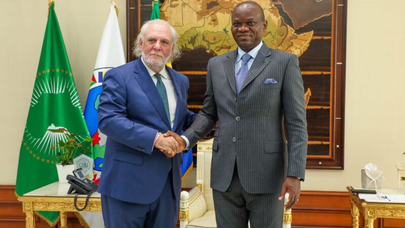 Gabon : Le Chef de l’État échange avec plusieurs diplomates accrédités à Libreville