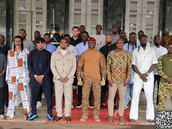Burkina Faso : Le Capitaine Ibrahim TRAORÉ accueille les anciennes gloires du football africain