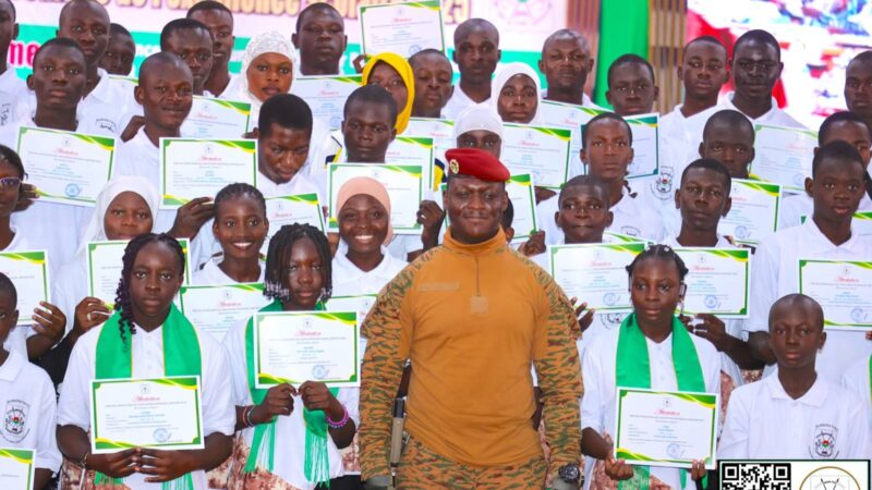 Burkina Faso : Journée de l’excellence scolaire 2025, ‎Le Capitaine Ibrahim TRAORÉ appelle à une révolution éducative