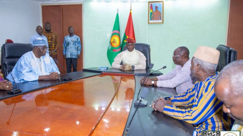 Burkina-Faso Des présidents de cours constitutionnelles reçu par le Capitaine Ibrahim TRAORÉ