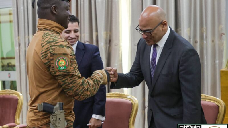 Burkina Faso : Double audience au Palais présidentielle, les diplomates Égyptien et Hollandais font leurs adieux et le point de la coopération au Chef de l’État 